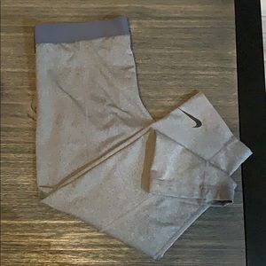 Nike Capris Workout Leggings